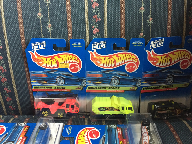 Illustration for article titled Enormous Die-Cast Collection - Box 45 - Let the Hot Wheels Roll...